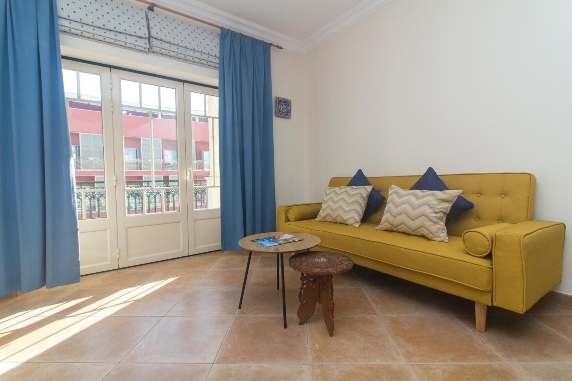Oura Sunrise Iii - Sea View & Oura Beach & Top Location Apartamento