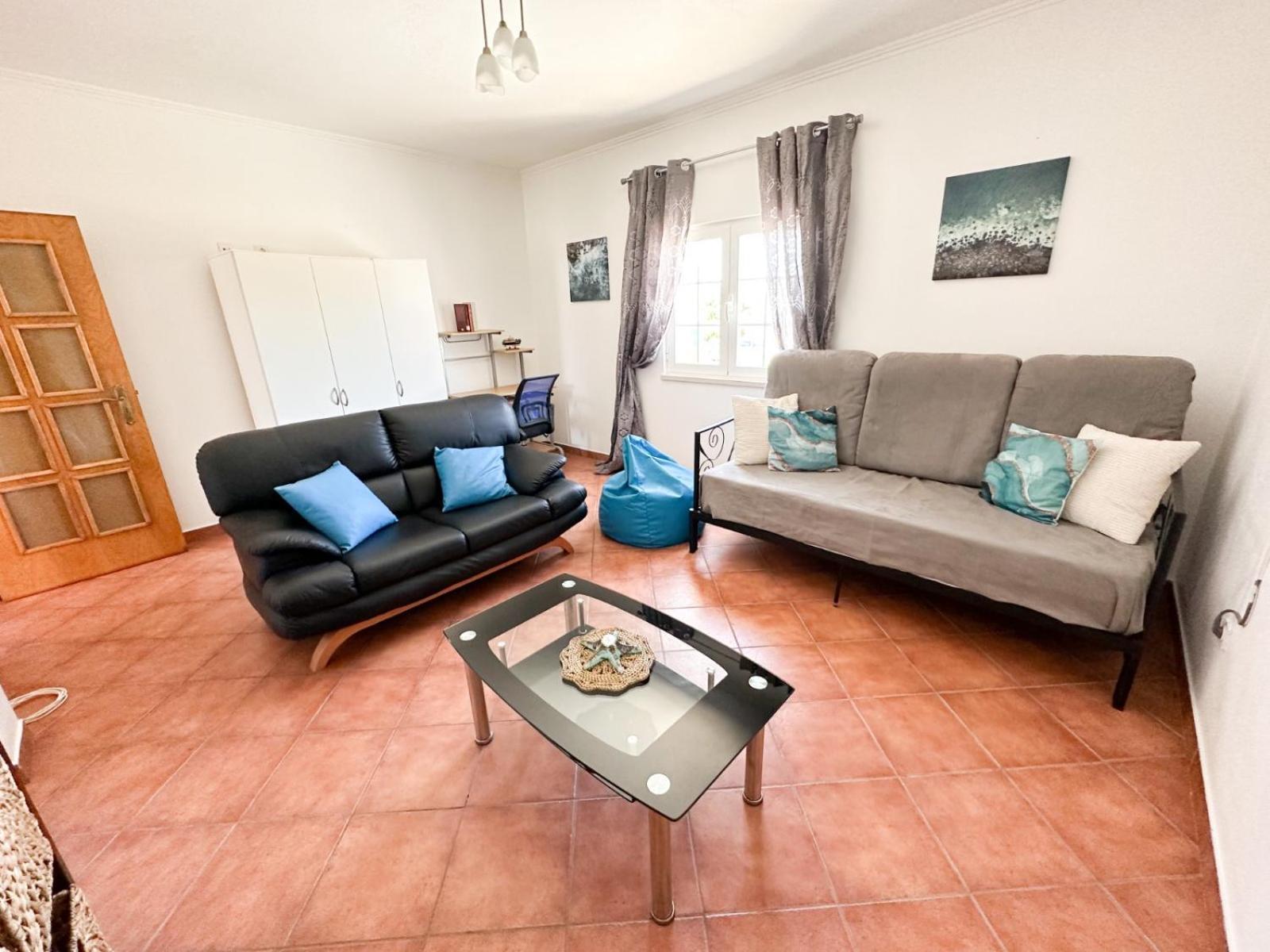 Luz Vieira Villa *