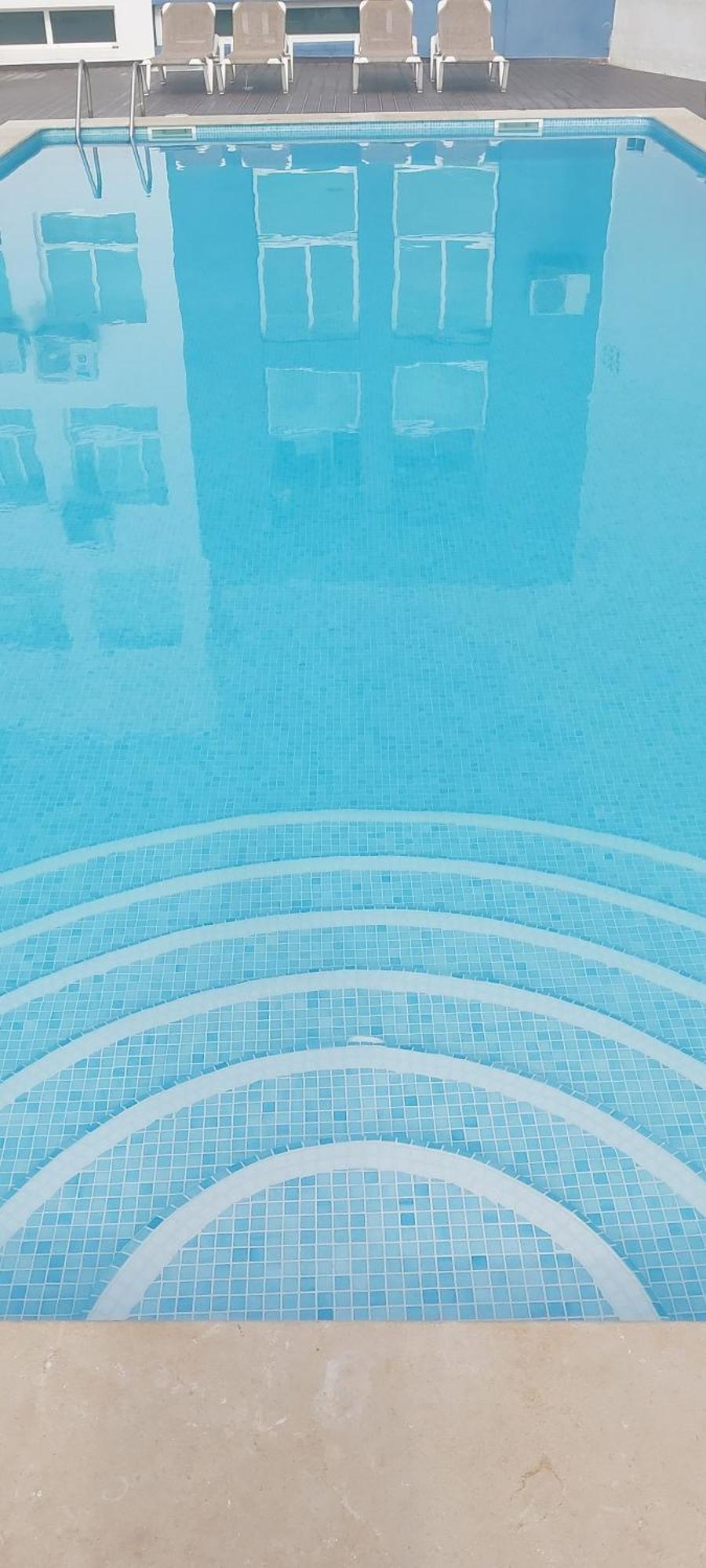 Deluxe In Old Town, 200m Walk To Beach, Pool Parking Apartment
