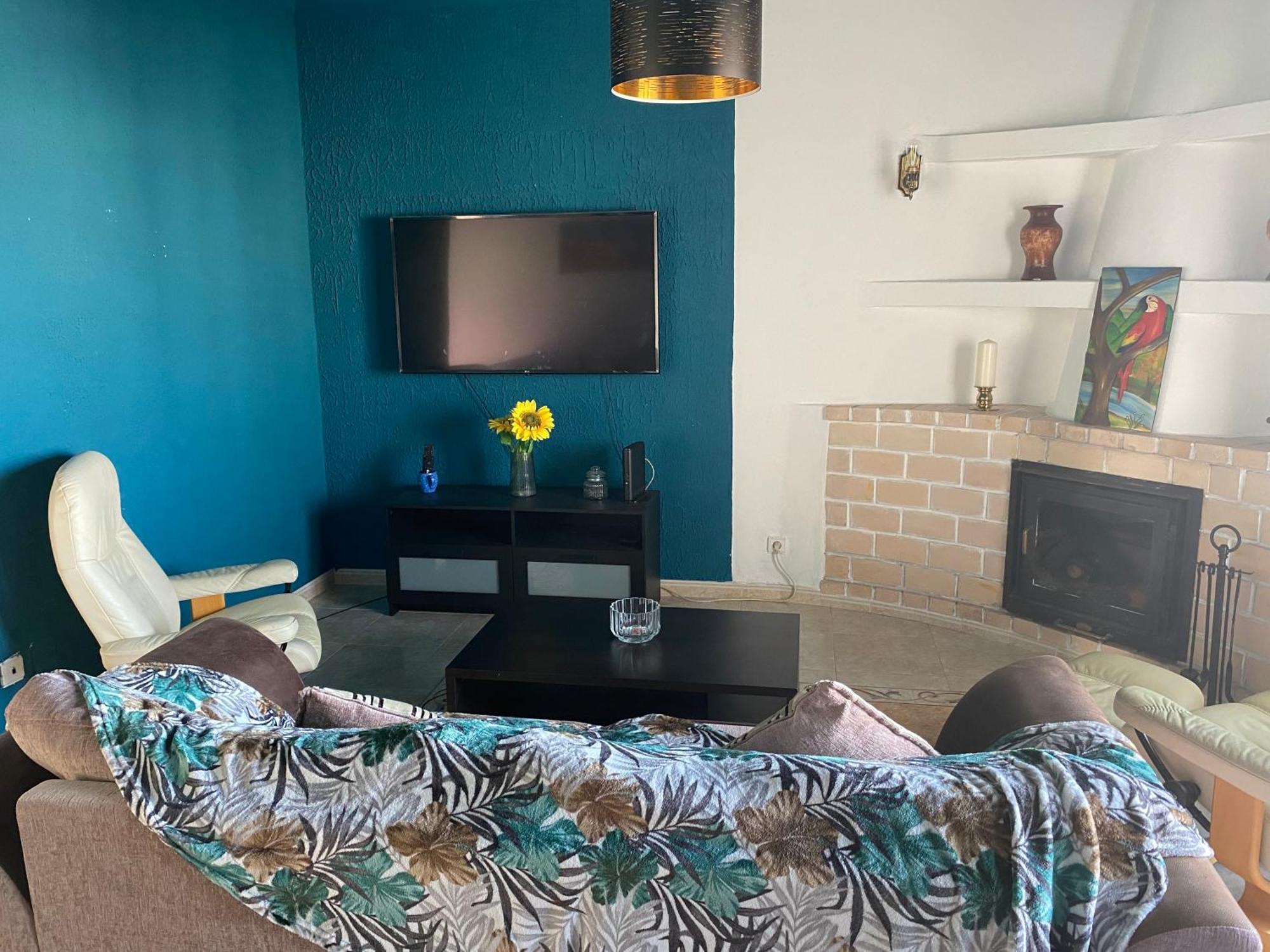 Holiday home Moradia Olival- Bbq, 2 Quartos, Quintal *