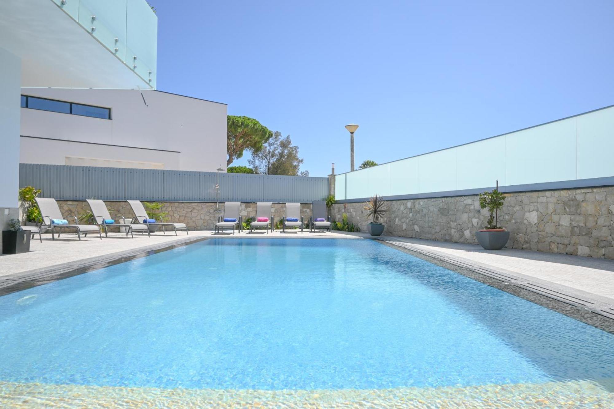 Luz 37 - Jacuzzi Terrace & Swimming Pool * Albufeira