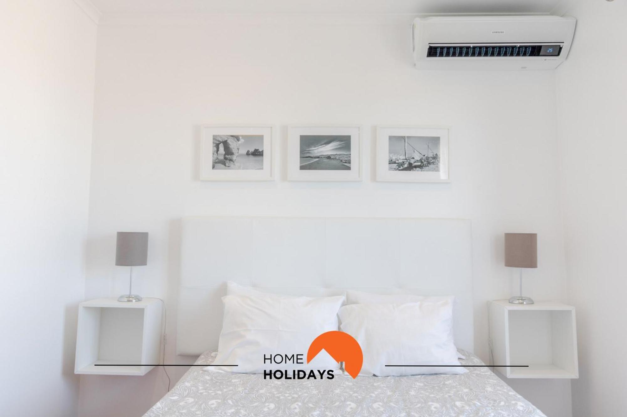 #008 T2 Tenis By Holidays *