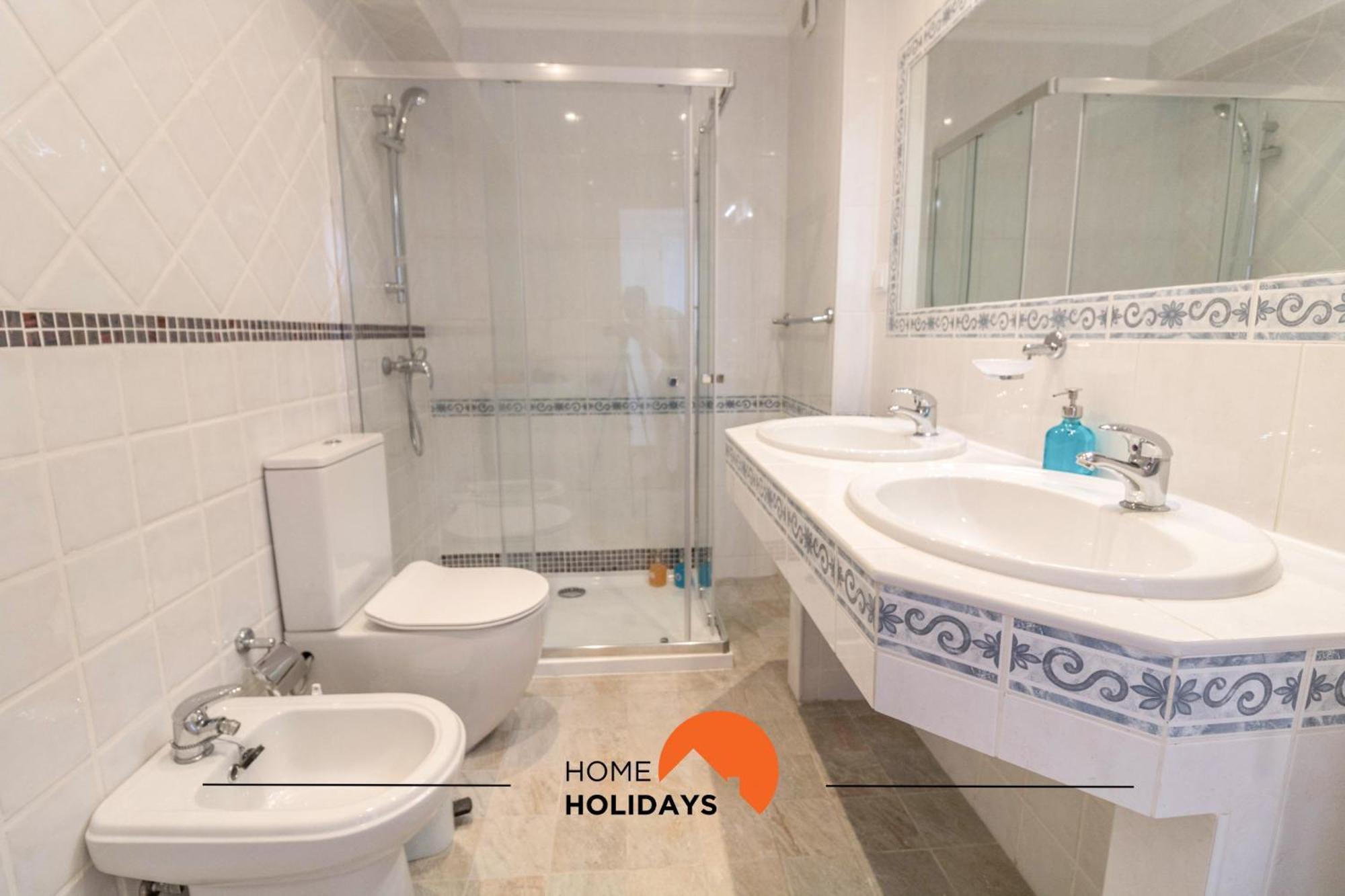 #008 T2 Tenis By Holidays