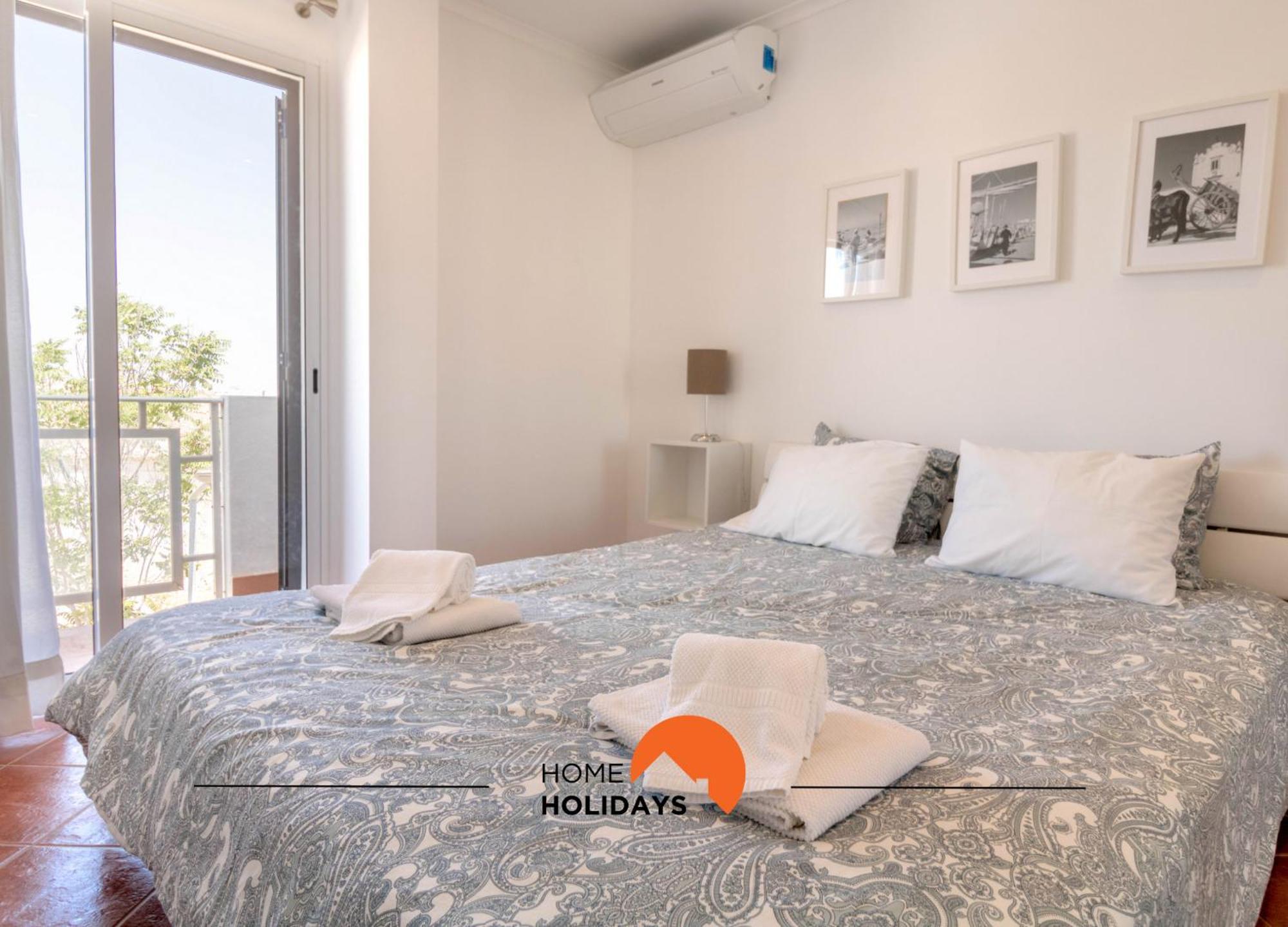 #008 T2 Tenis By Holidays *