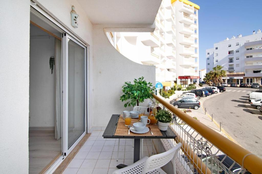 Em - Com Piscina Apartment