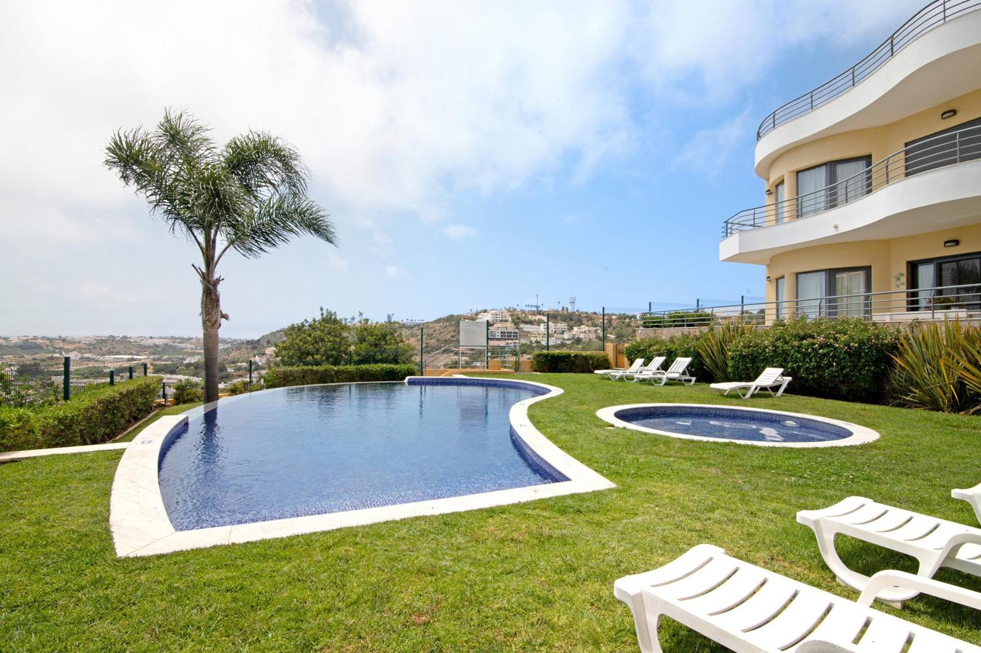 Flat With Pool Marina And Sea View