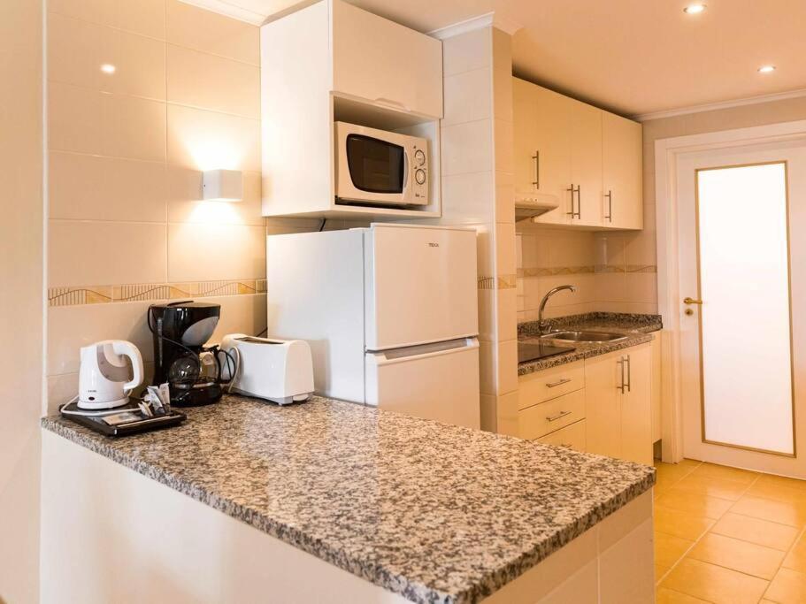 Villa Sol I - Pool And Garden & Gym & Albufeira