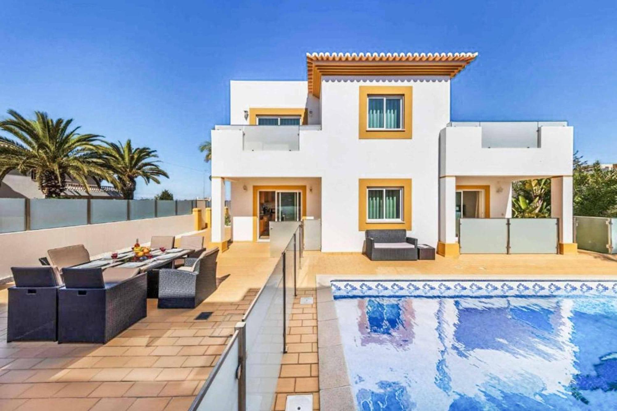 Astro Villa Albufeira