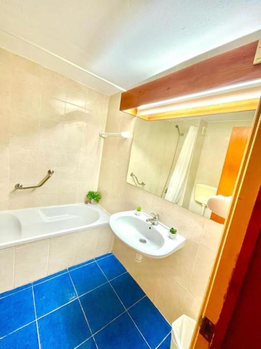 Apartment T1, Da Oura *