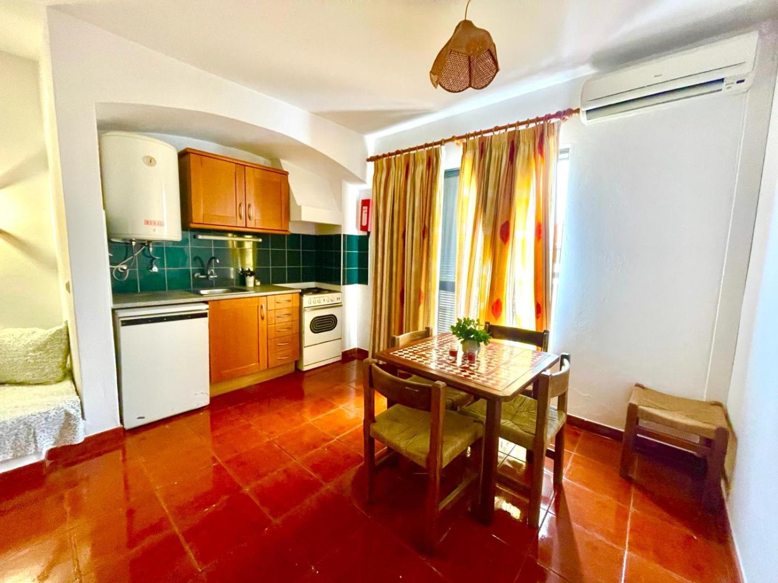 Apartment T1, Da Oura