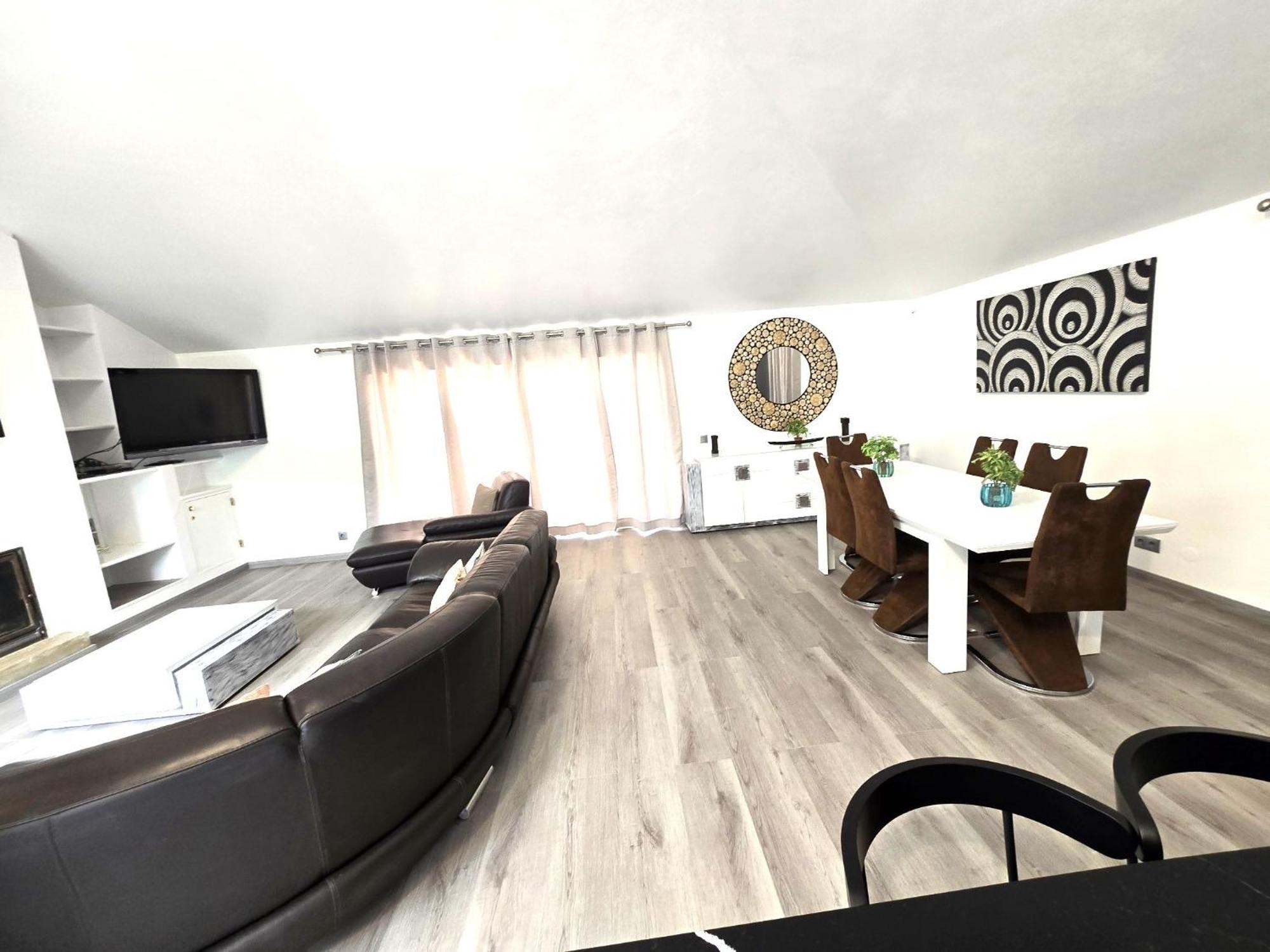 Villa Sunshine - *