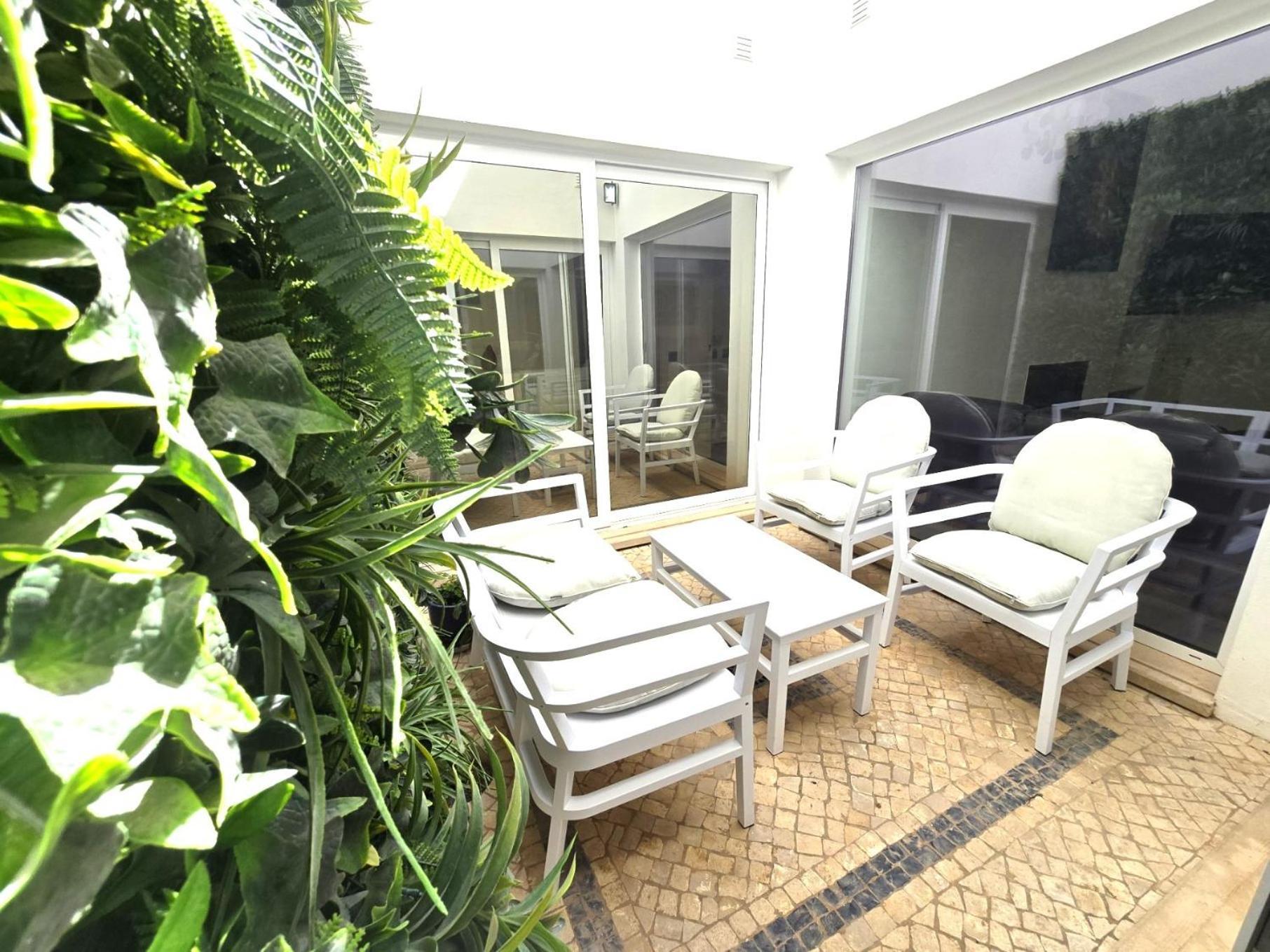 Villa Sunshine - *