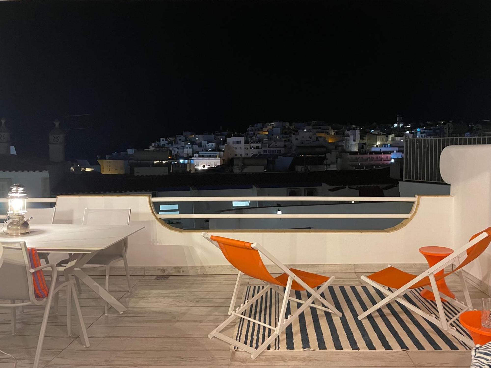 Apartment Ocean Balcony