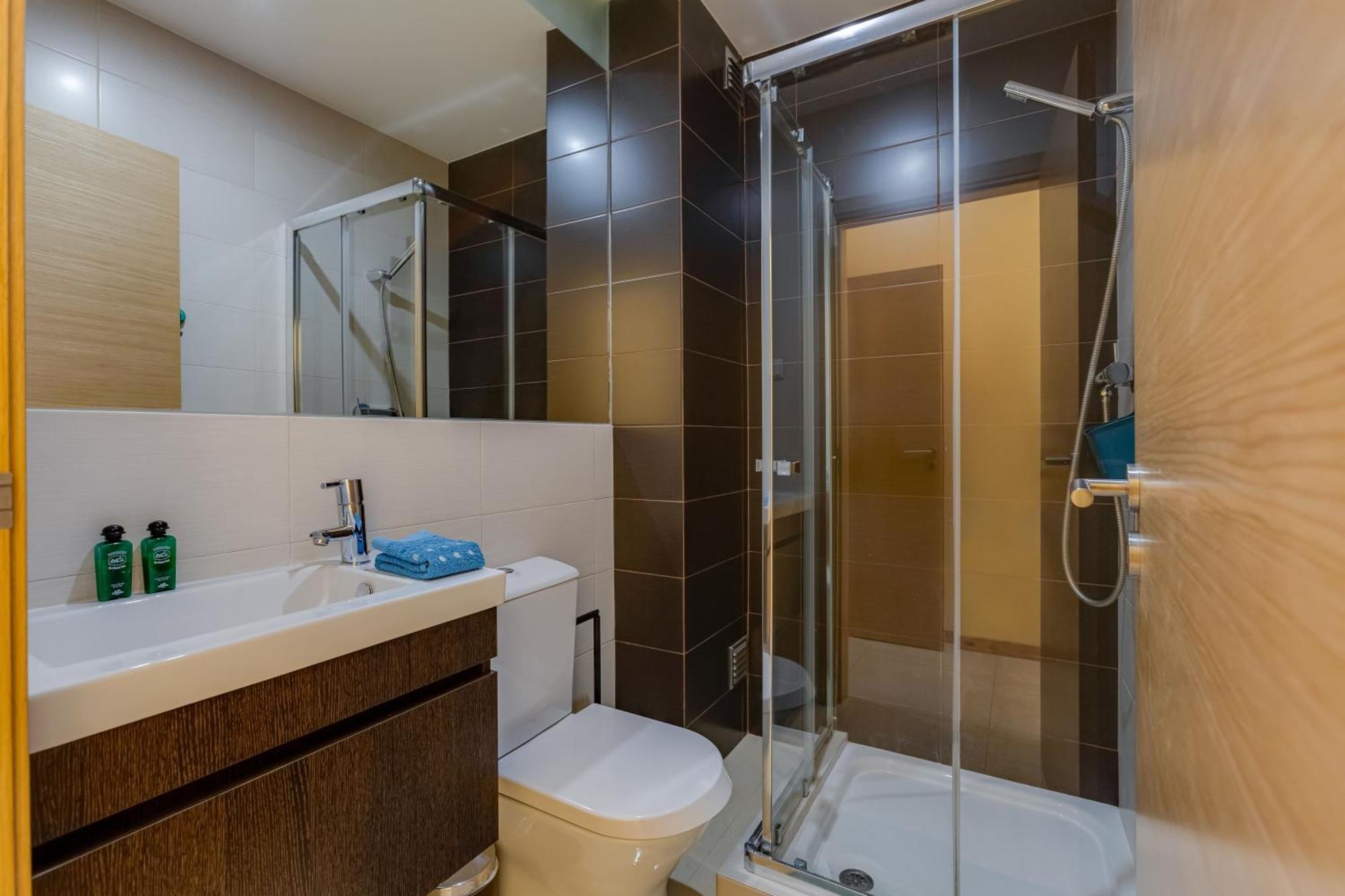Apartamento The Village - 6 Com Ac, Garagem E Piscina, A Poucos Min Da Gale *