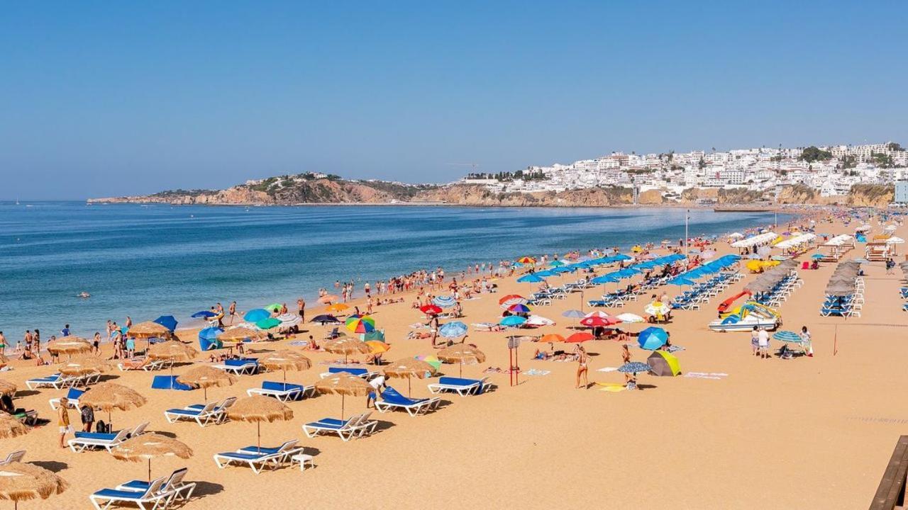 Luxurious Beachfront De La With Private Acces *