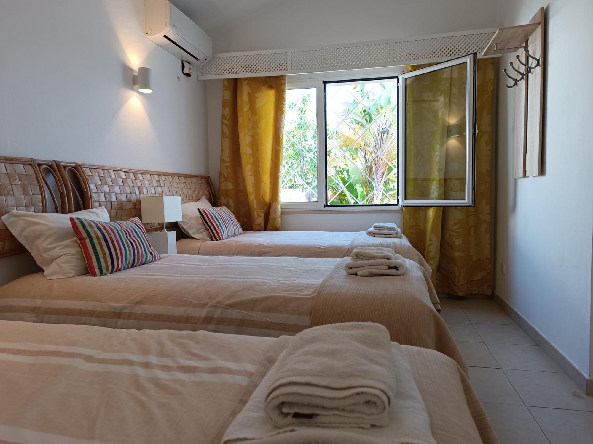 Villa 81 Amazing In A Fantastic Location On Oura Albufeira