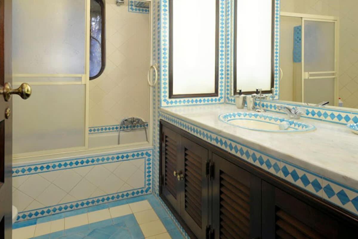 Casa Gondi - Right By Gale - Large Lush Gardens Villa *