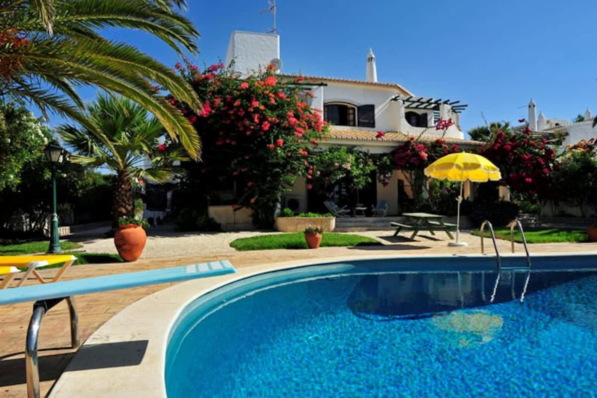 Casa Gondi - Right By Gale - Large Lush Gardens Pousada Albufeira