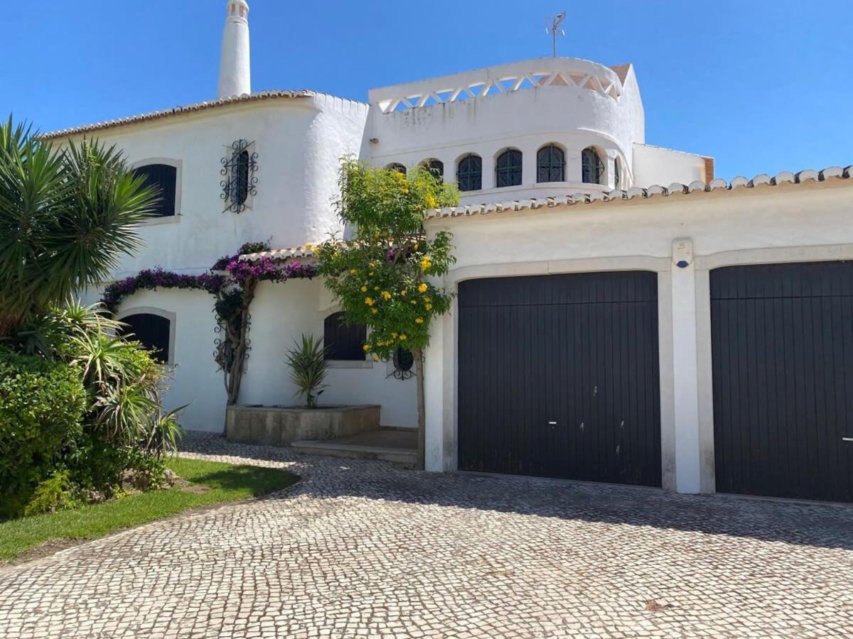 Casa Gondi - Right By Gale - Large Lush Gardens Pousada