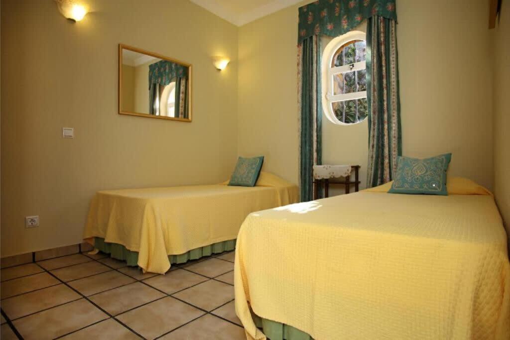 Juniper Fenced Pool Spacious House Holiday home *