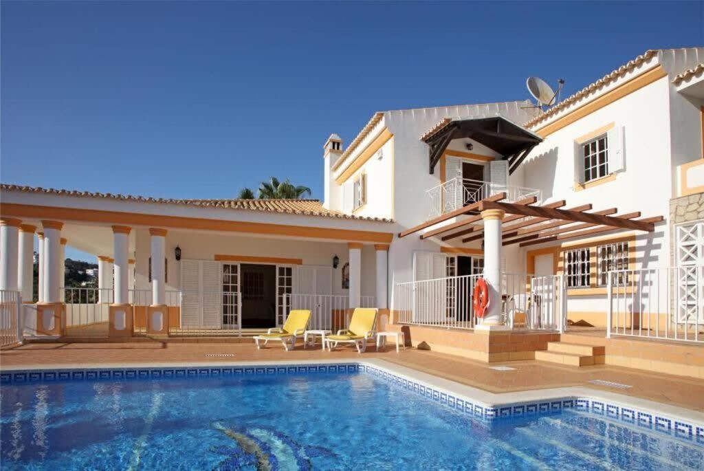 Juniper Fenced Pool Spacious House Holiday home *