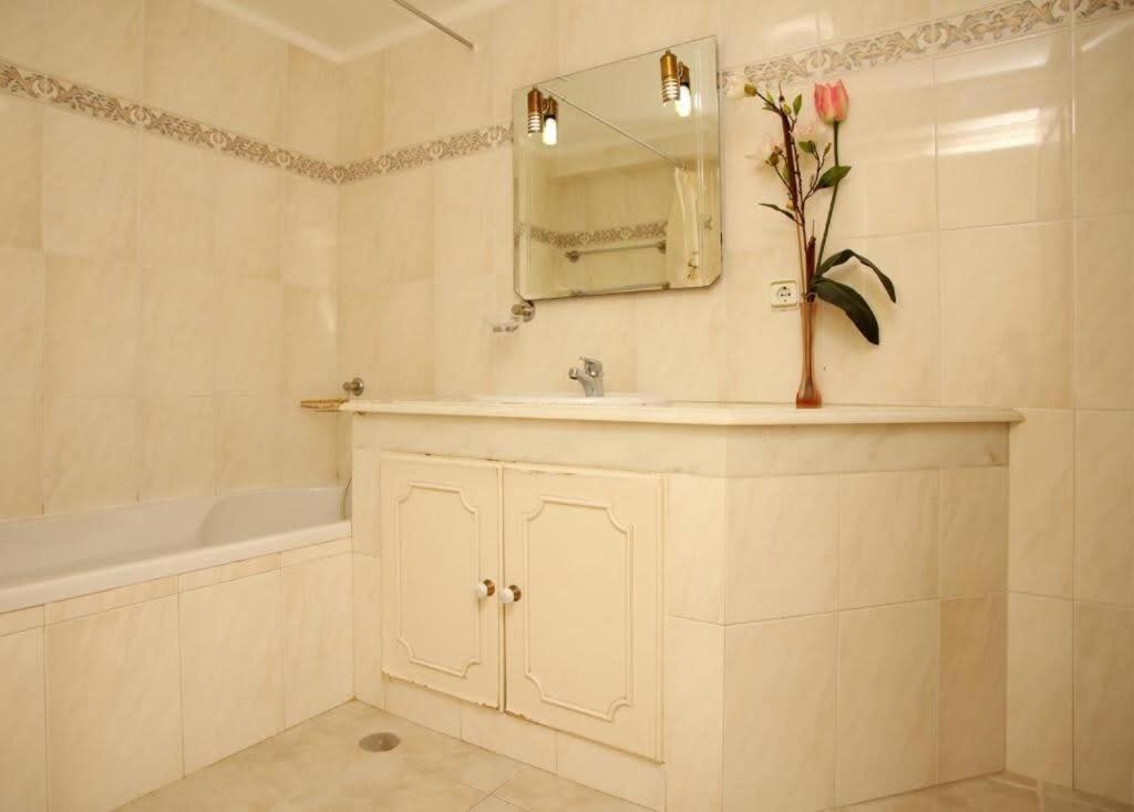 Holiday home Juniper Fenced Pool Spacious House *
