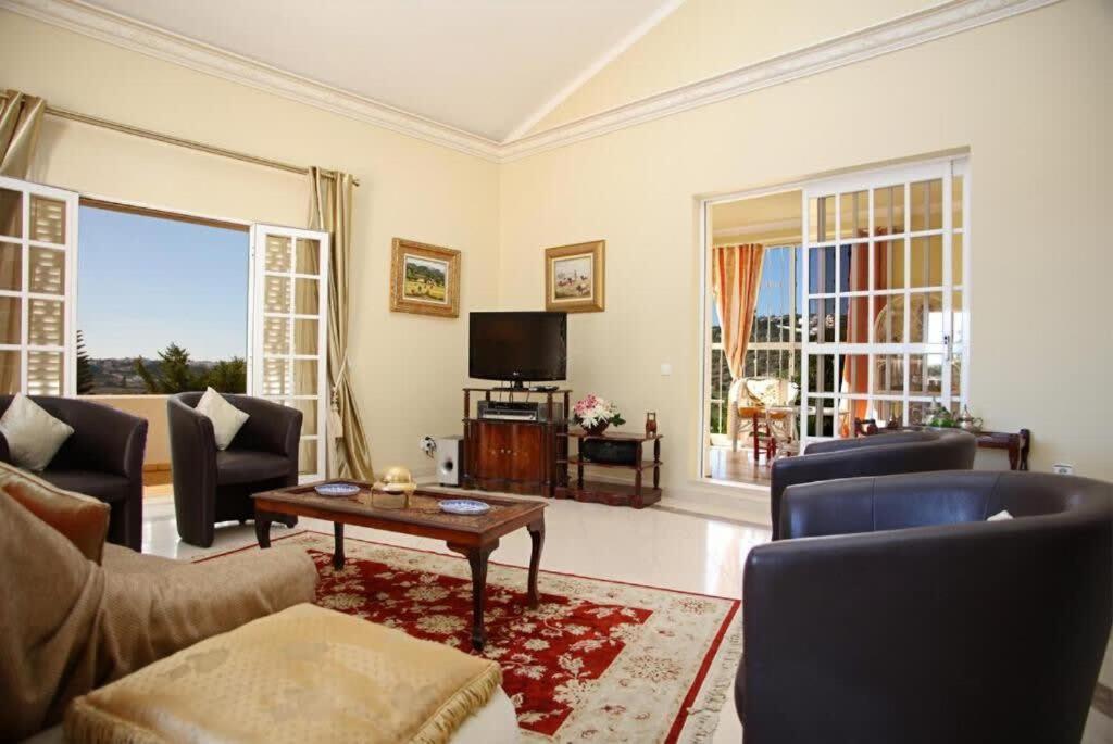 Juniper Fenced Pool Spacious House Holiday home