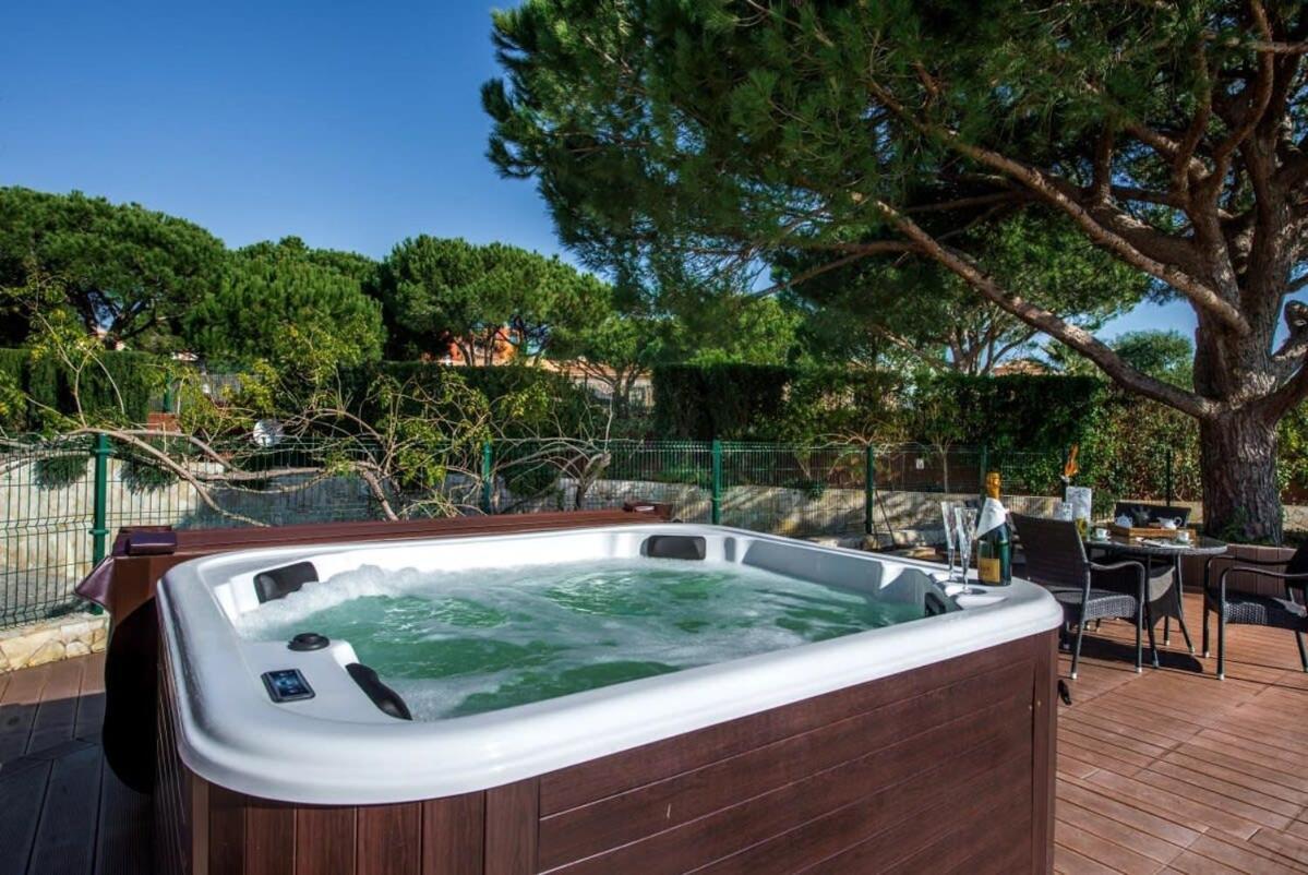 Mauri Luxe - Beautiful Beachfront Holiday home *