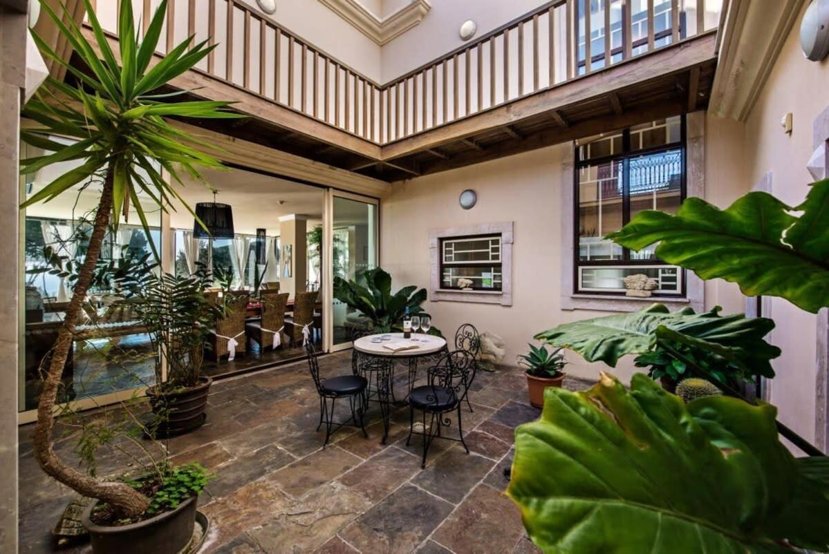 Mauri Luxe - Beautiful Beachfront Holiday home *