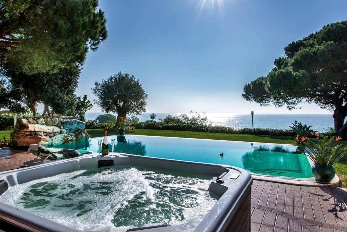 Mauri Luxe - Beautiful Beachfront Holiday home Albufeira