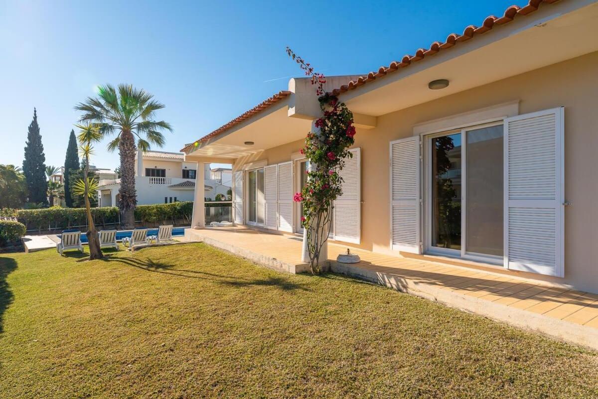 Castelo - Cosy Modern - 500m From Castelo Holiday home