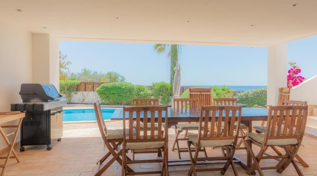 Prado - Beautiful Beachfront Ferienhaus