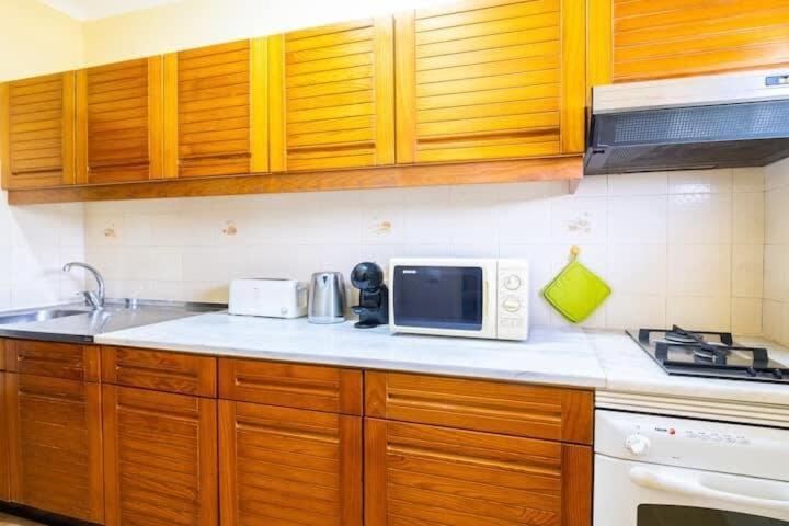 Camila - Ideal Location Ten-min Walk To Marina Albufeira