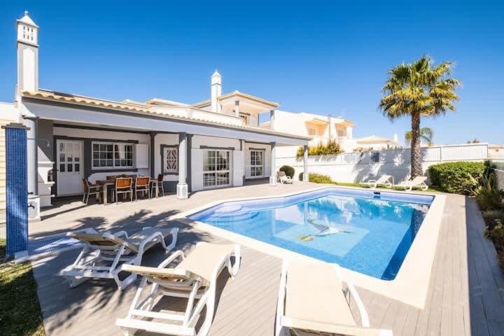 Redonda Holiday home
