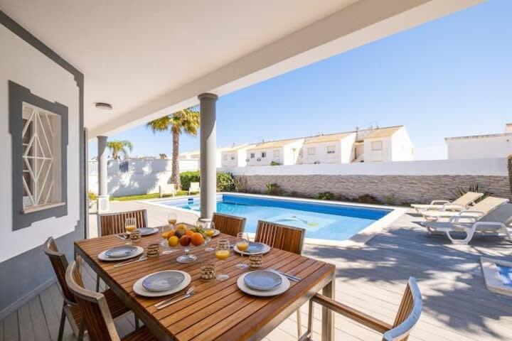 Redonda Holiday home