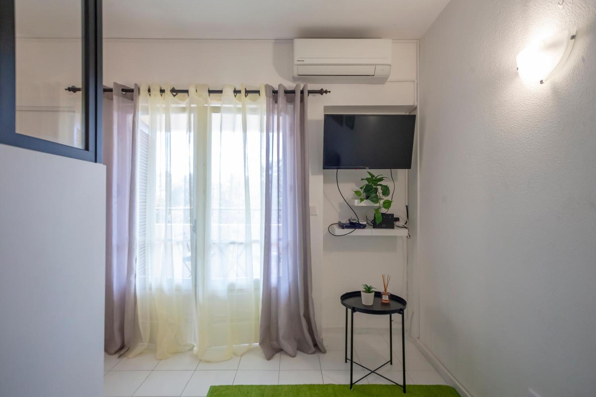 Cozy With Balcony In