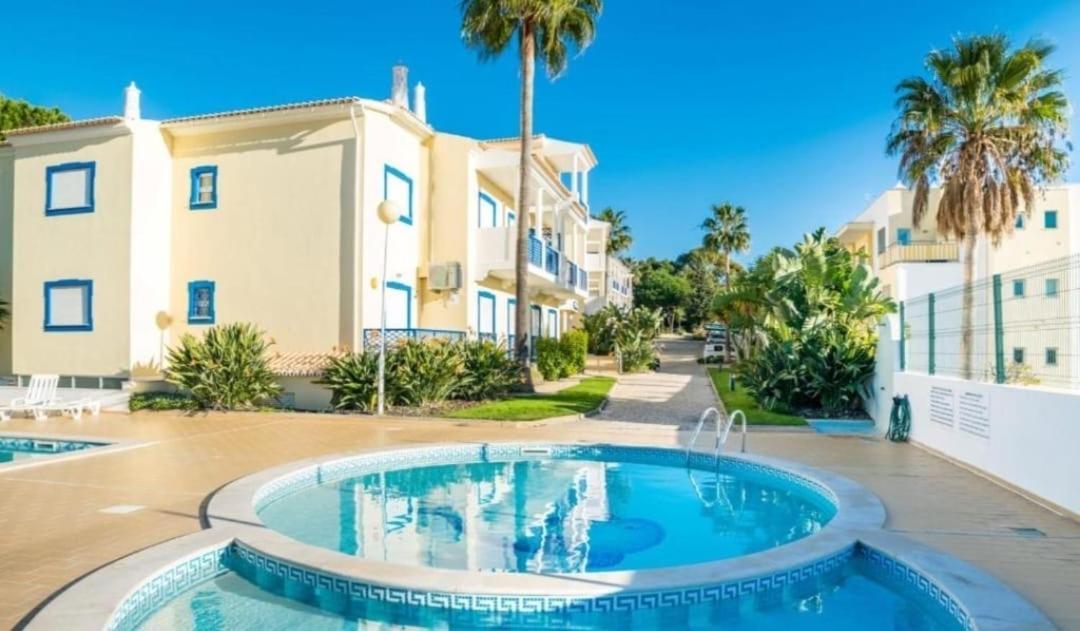 Apartment Flamingo's W/ 2 Swimming Pool *