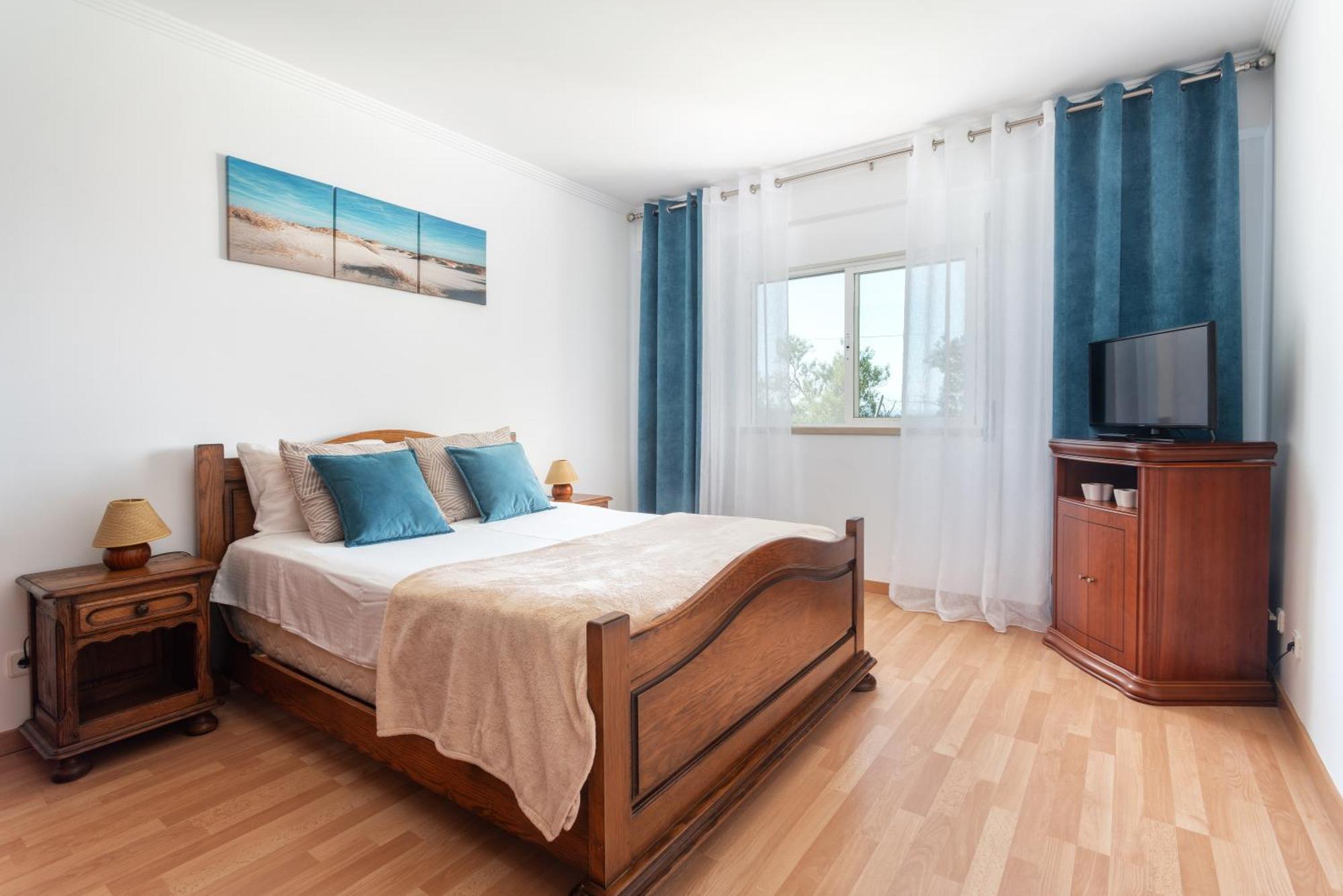 Apartment Homes Luxurious With 2 Bedrooms, Swimming Pool & Patio
