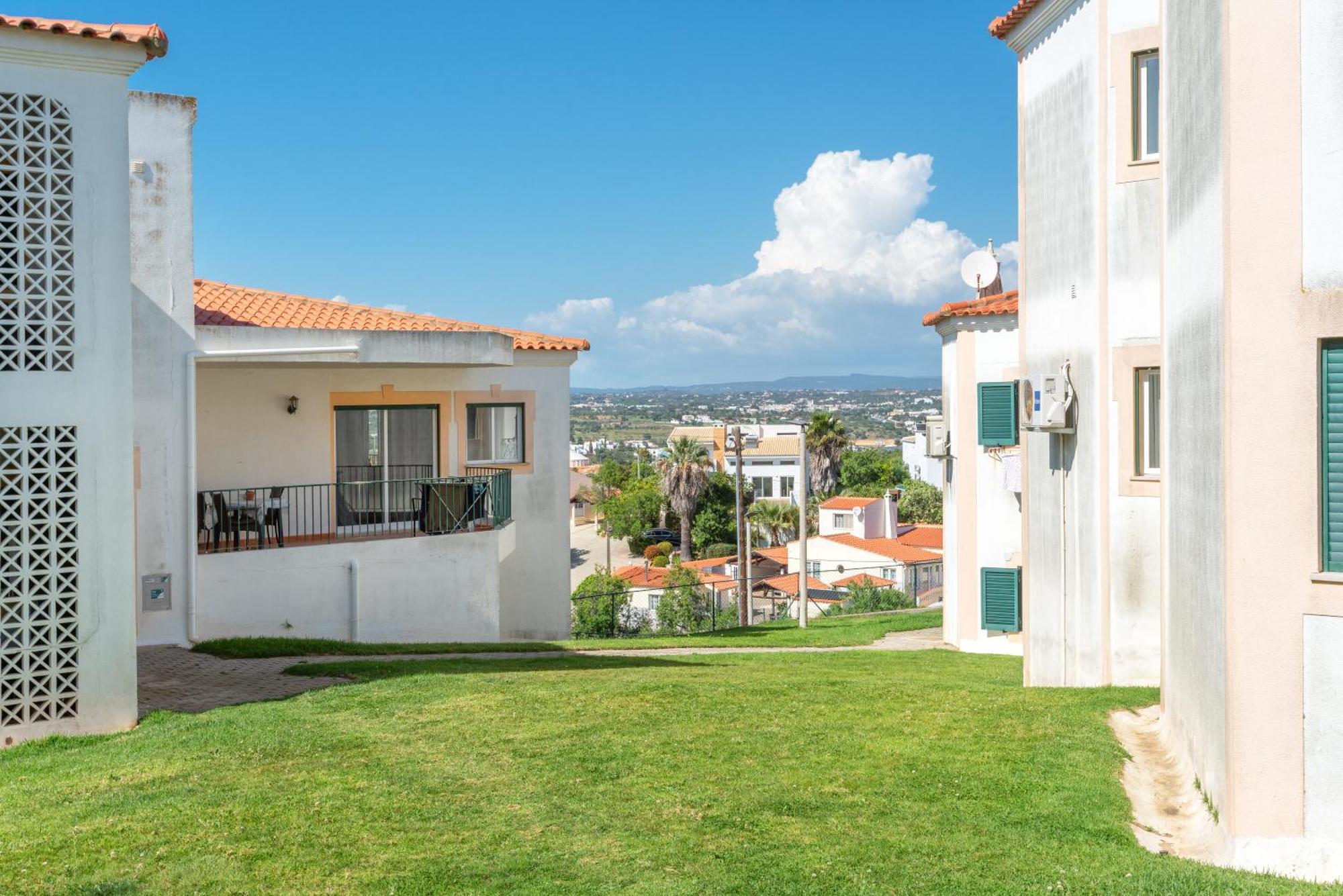 Homes Luxurious With 2 Bedrooms, Swimming Pool & Patio Albufeira