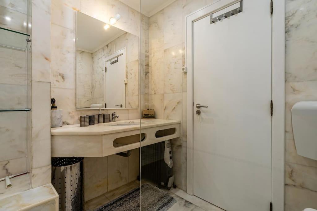 Apartment Oura White View 2 Min Walk Sea *