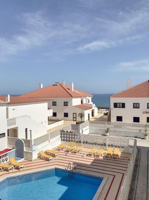 Oura White View 2 Min Walk Sea