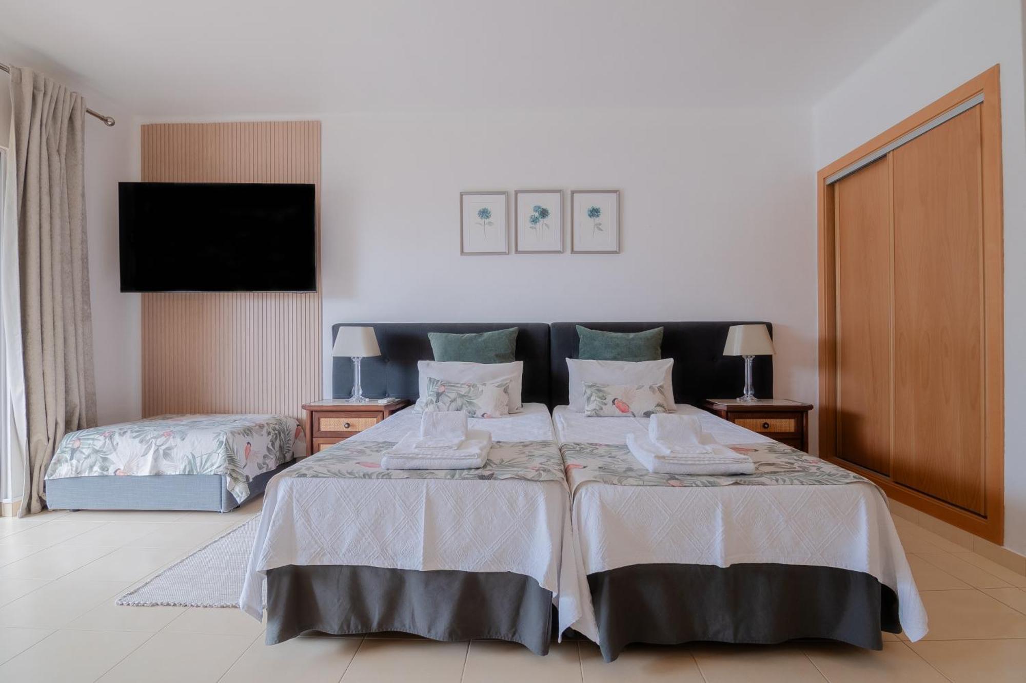 Seacoast Retreat, By Drago * Albufeira