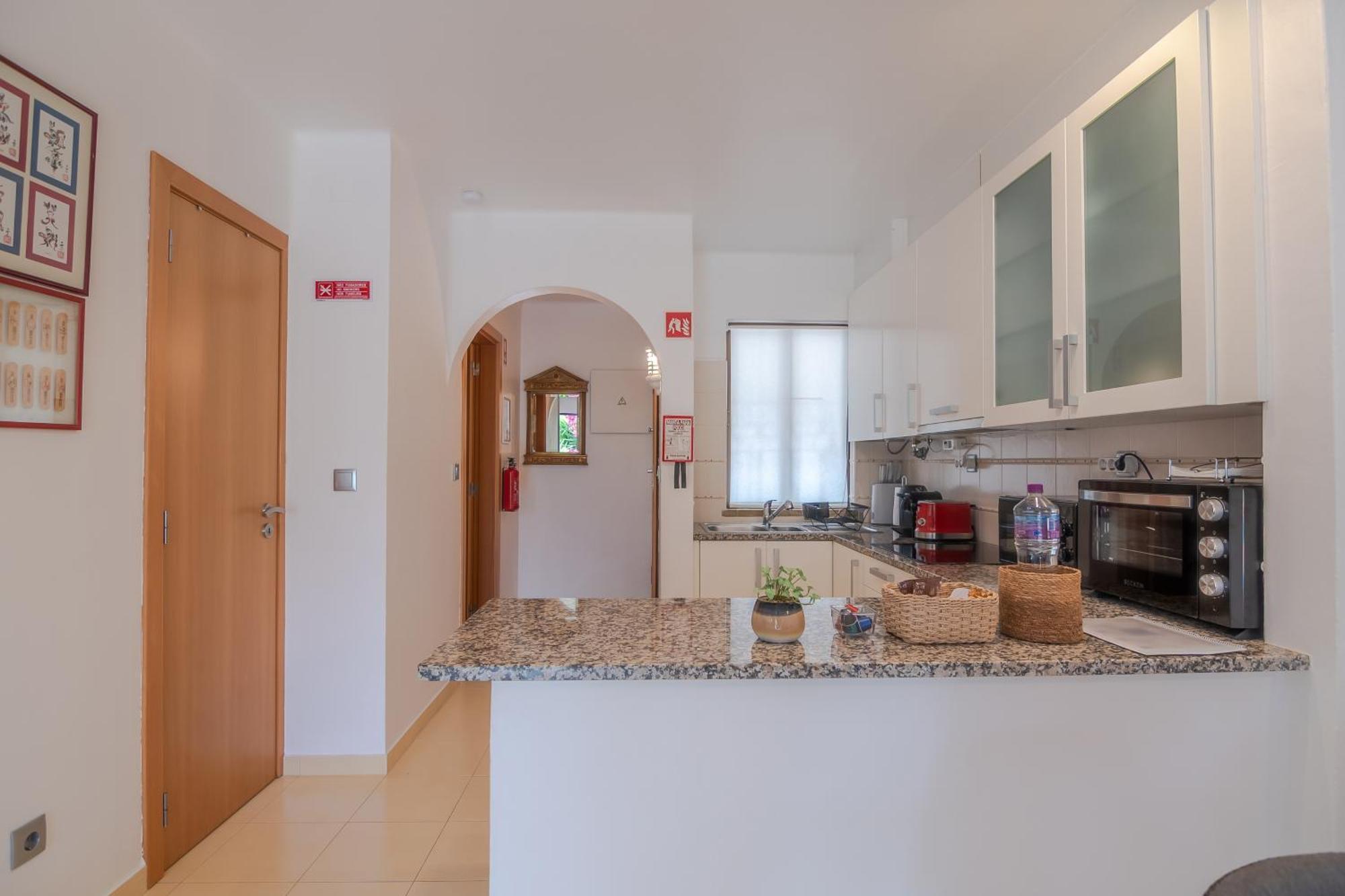Seacoast Retreat, By Drago Apartment *