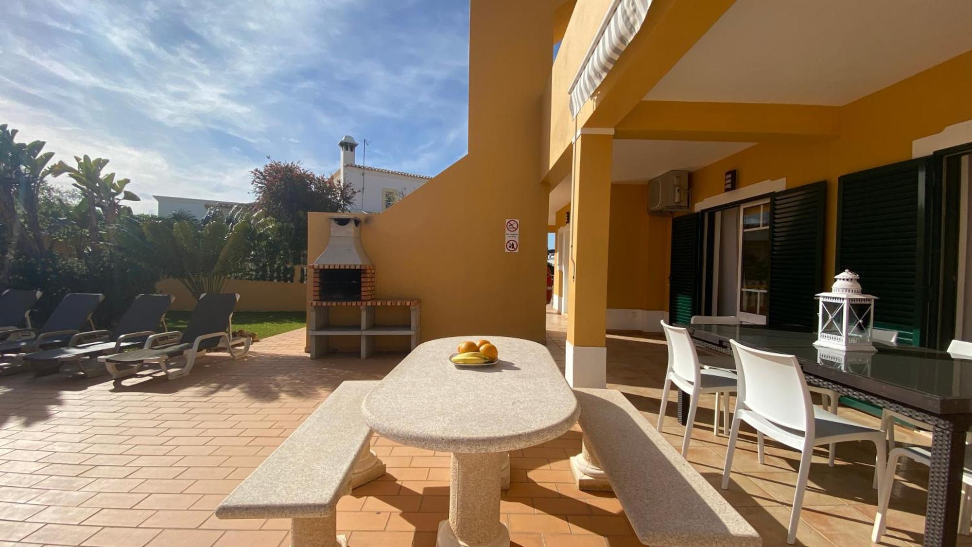 Rafaela Com Piscina Albufeira