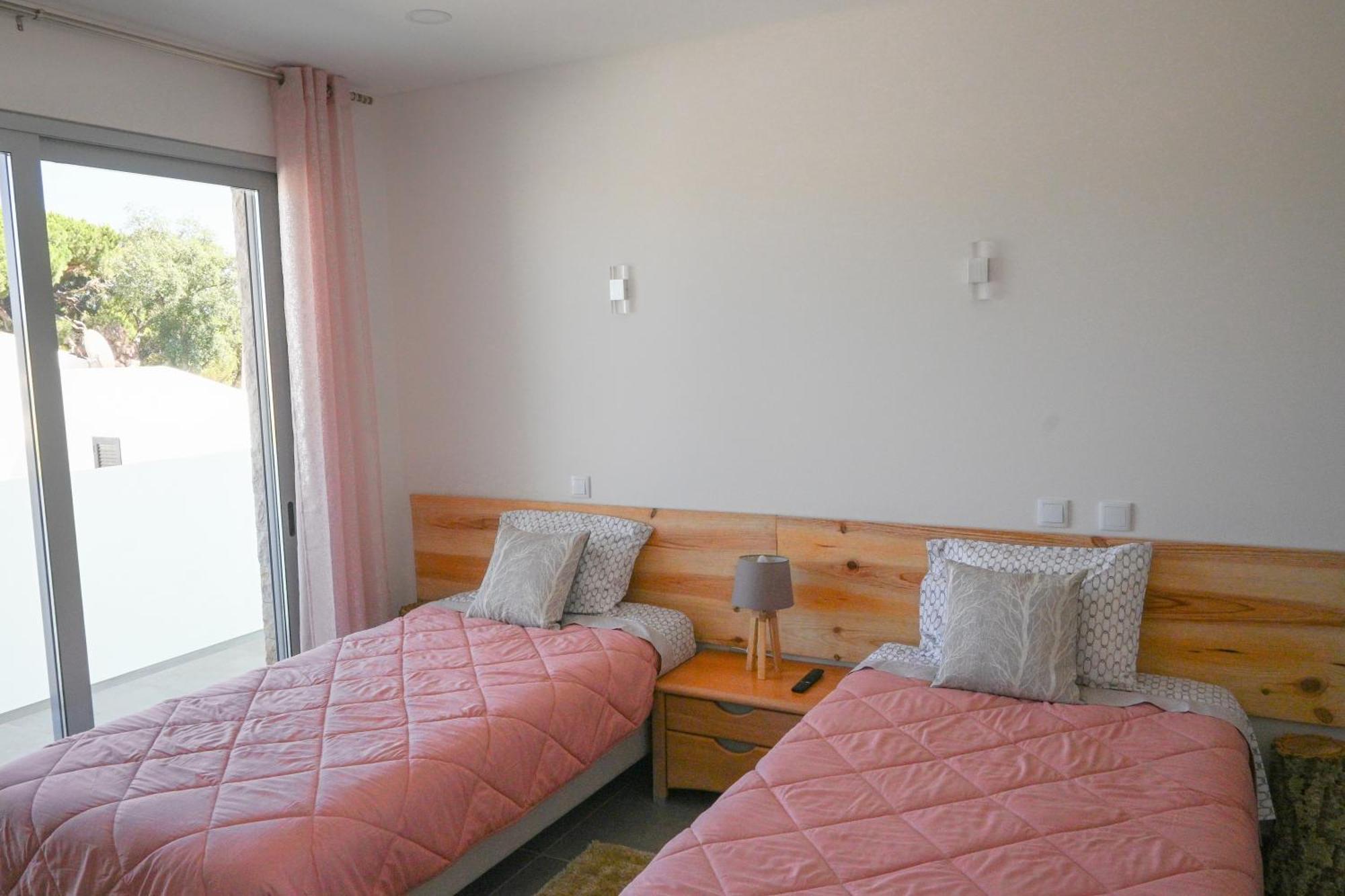 Luz 37 - Jacuzzi Terrace & Swimming Pool * Albufeira