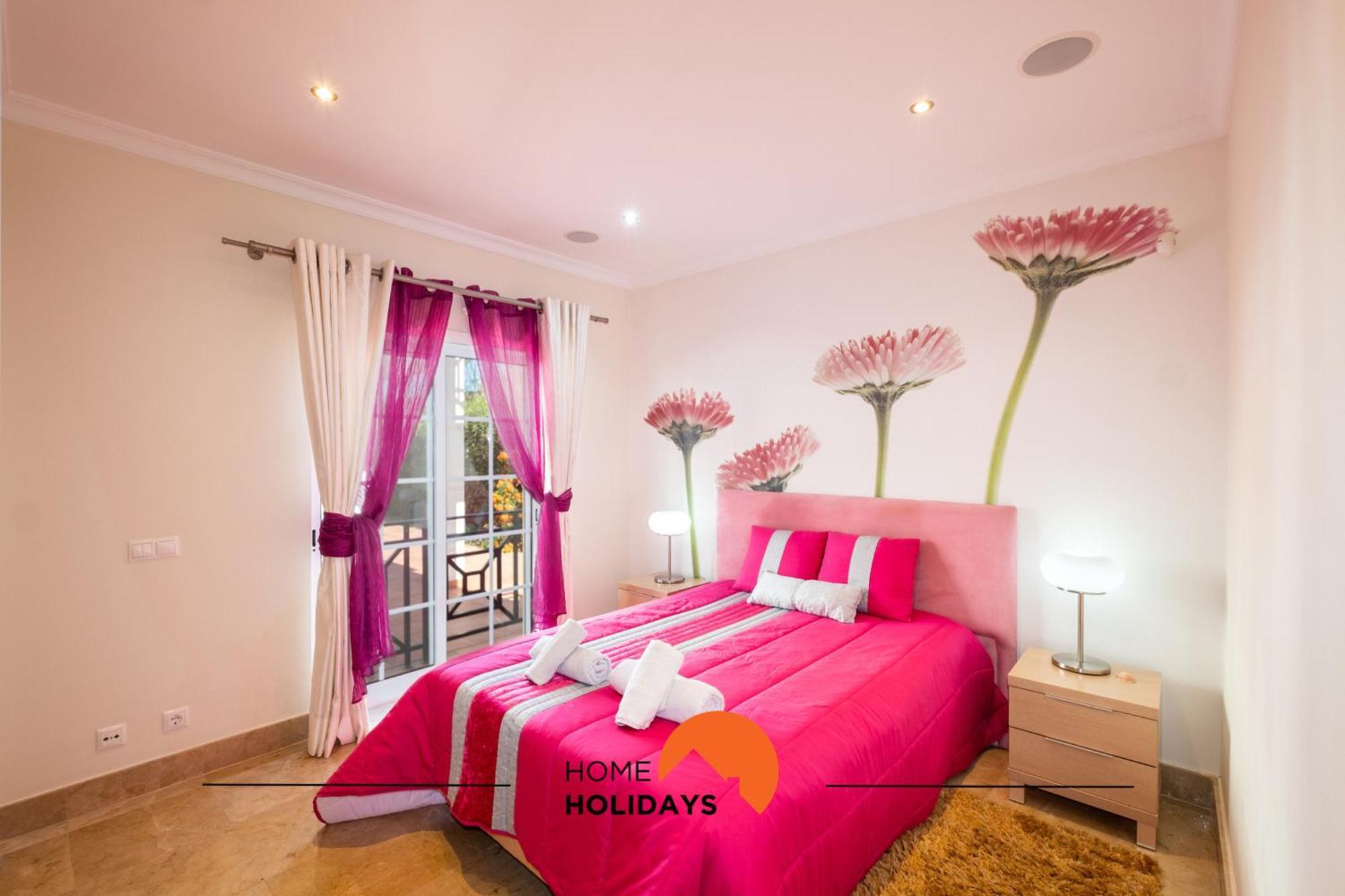 Appartement #228 Garrett Flats By Holidays *