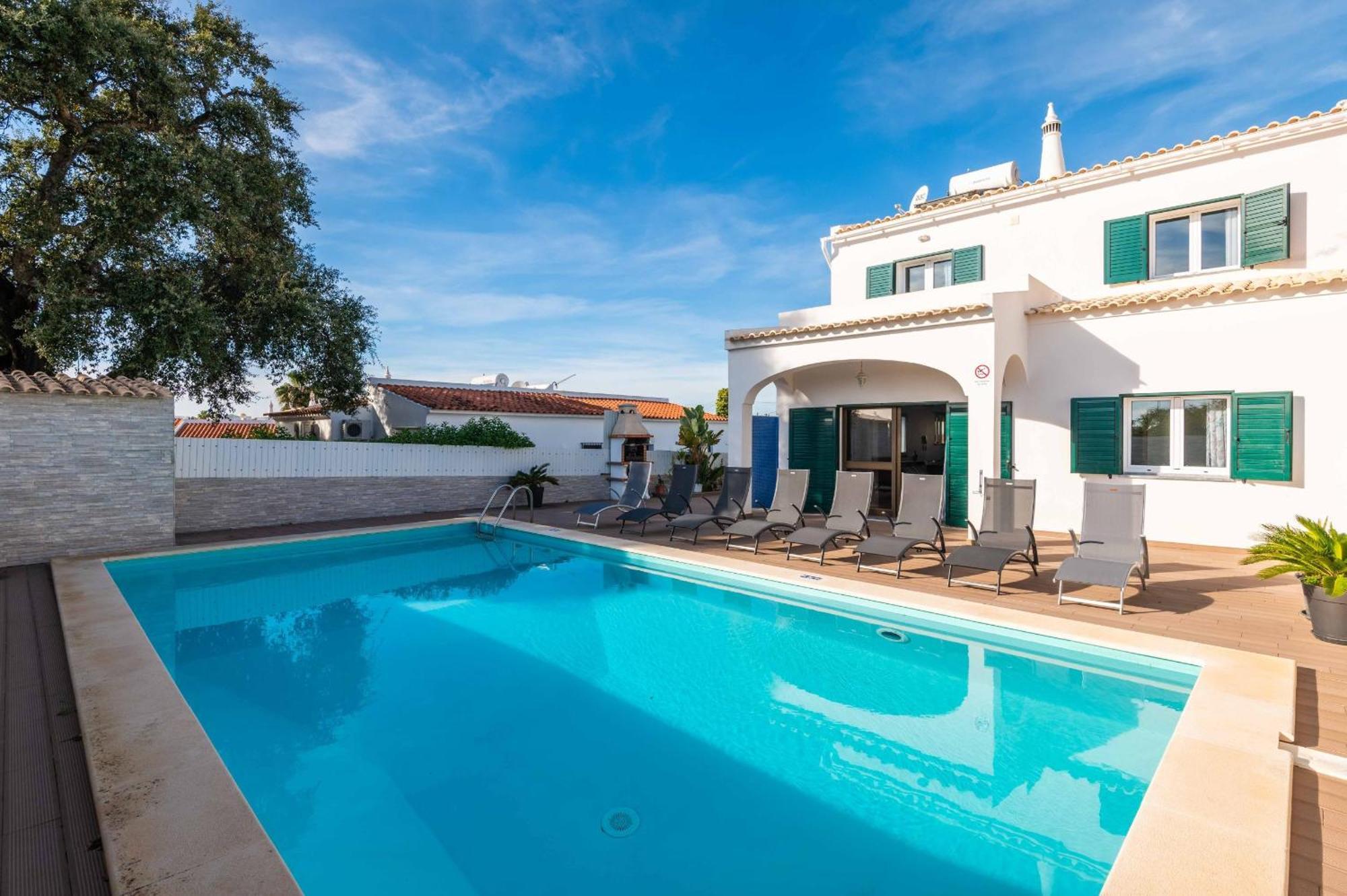 Villa Abf61 Simpatica Moradia E Piscina Em Local Sossega Albufeira