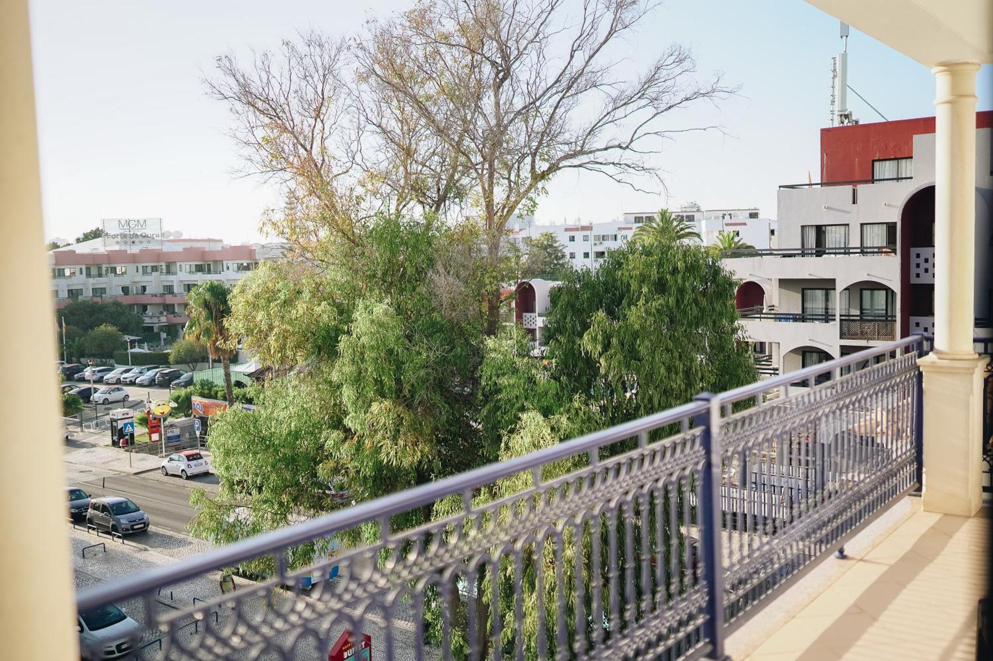 Wonderful Flats With Pool By Host Wise Apartment