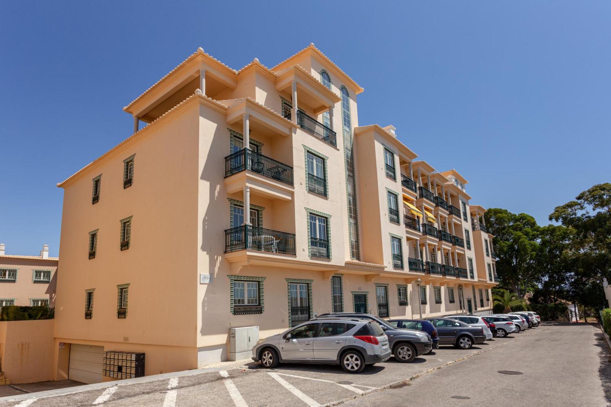 Wonderful Flats With Pool By Host Wise Apartment