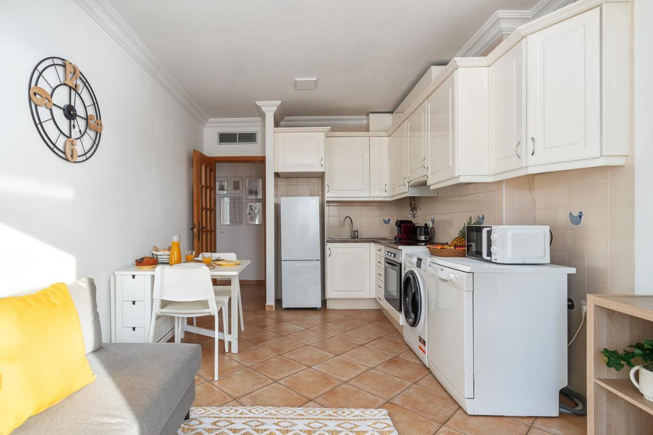 Wonderful Flats With Pool By Host Wise *